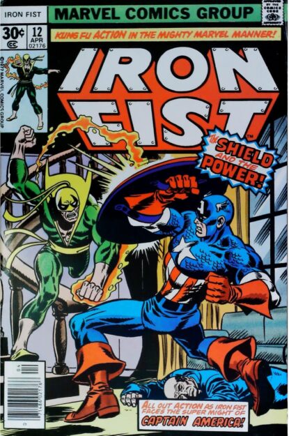 IRON FIST (1975) #12 - Marvel - lecubeacomics.com Couverture de IRON FIST (1975) #12 - par Dave Cockrum - lecubeacomics.com